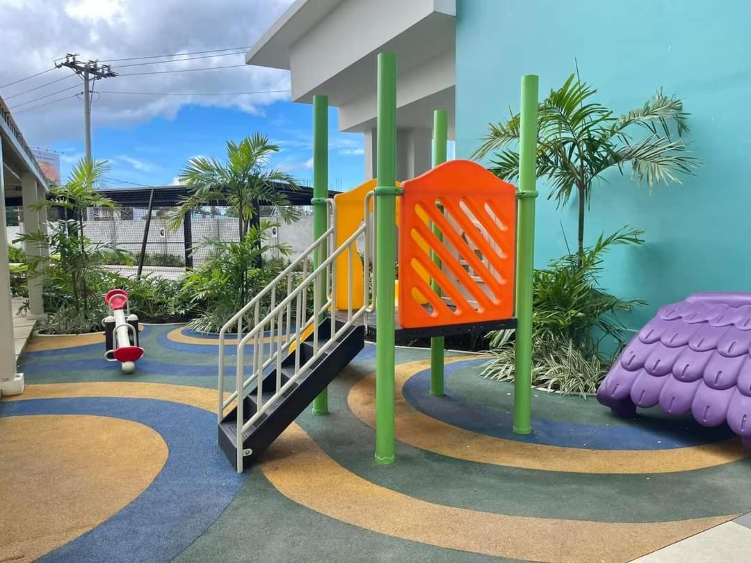 Mesavirre Garden Residences Bacolod Exterior foto